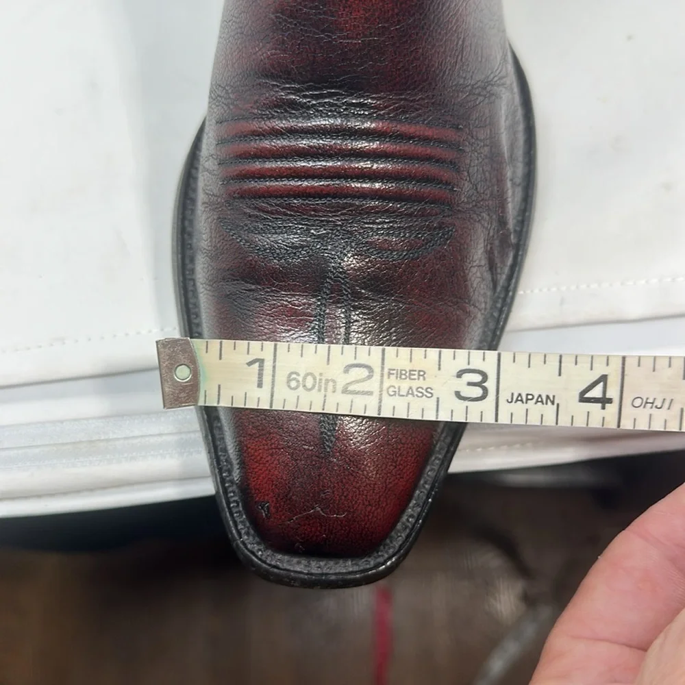 Men’s boots size 9